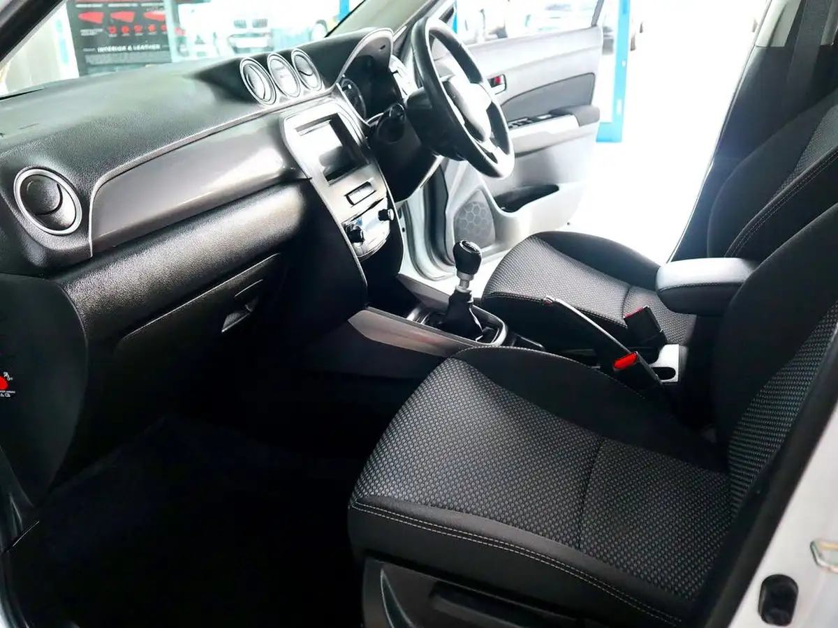 2022-suzuki-vitara-14-boosterjet-sz-t-big-3