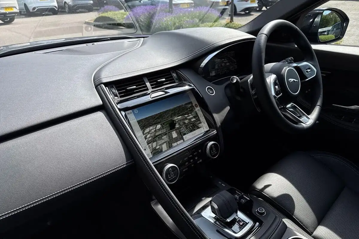 2024-jaguar-e-pace-20-d200-r-dynamic-se-black-big-41