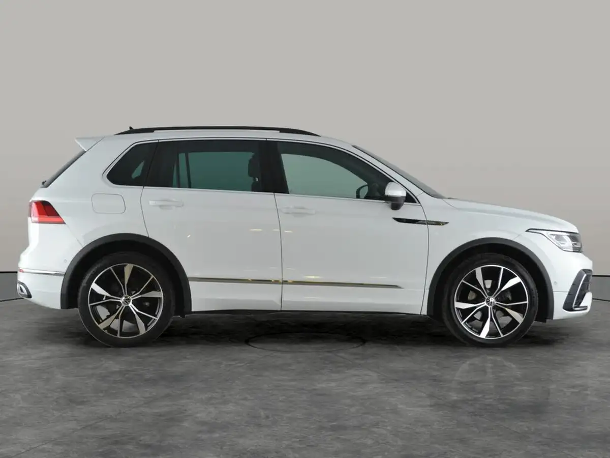 2021-volkswagen-tiguan-15-tsi-r-line-big-12