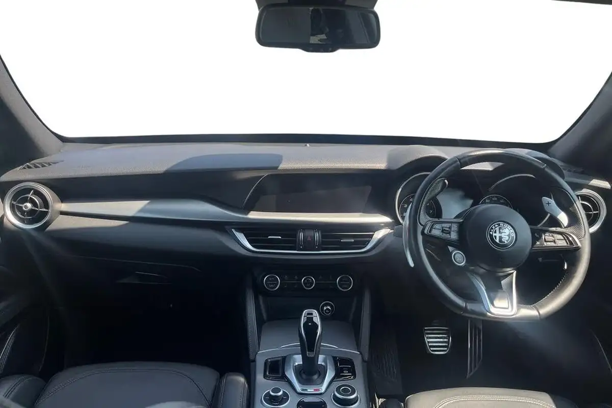 2023-alfa-romeo-stelvio-20-veloce-big-8