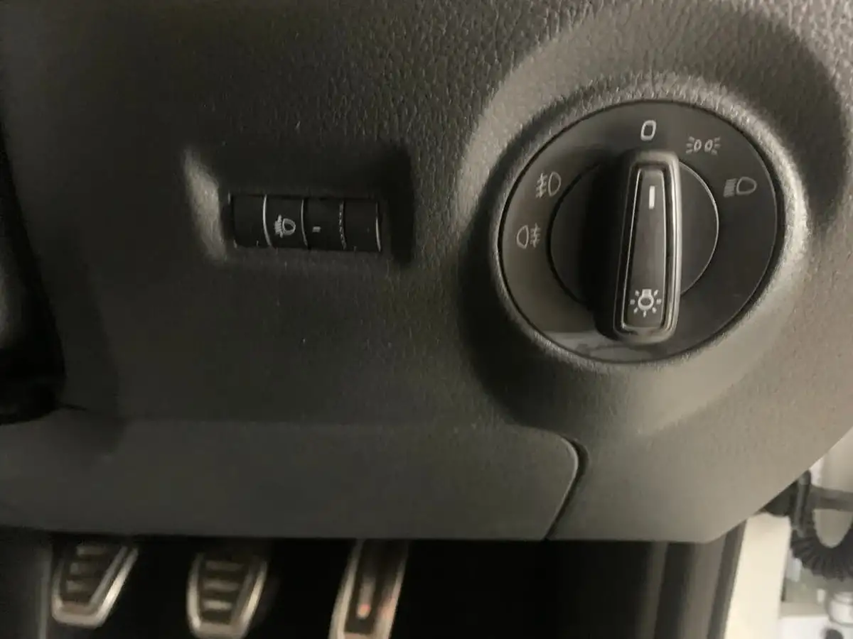2018-skoda-fabia-10-tsi-monte-carlo-110ps-hatchback-big-19