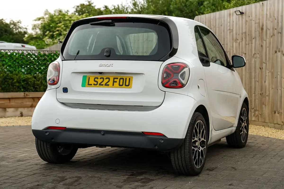 2022-smart-fortwo-eq-exclusive-coupe-big-6