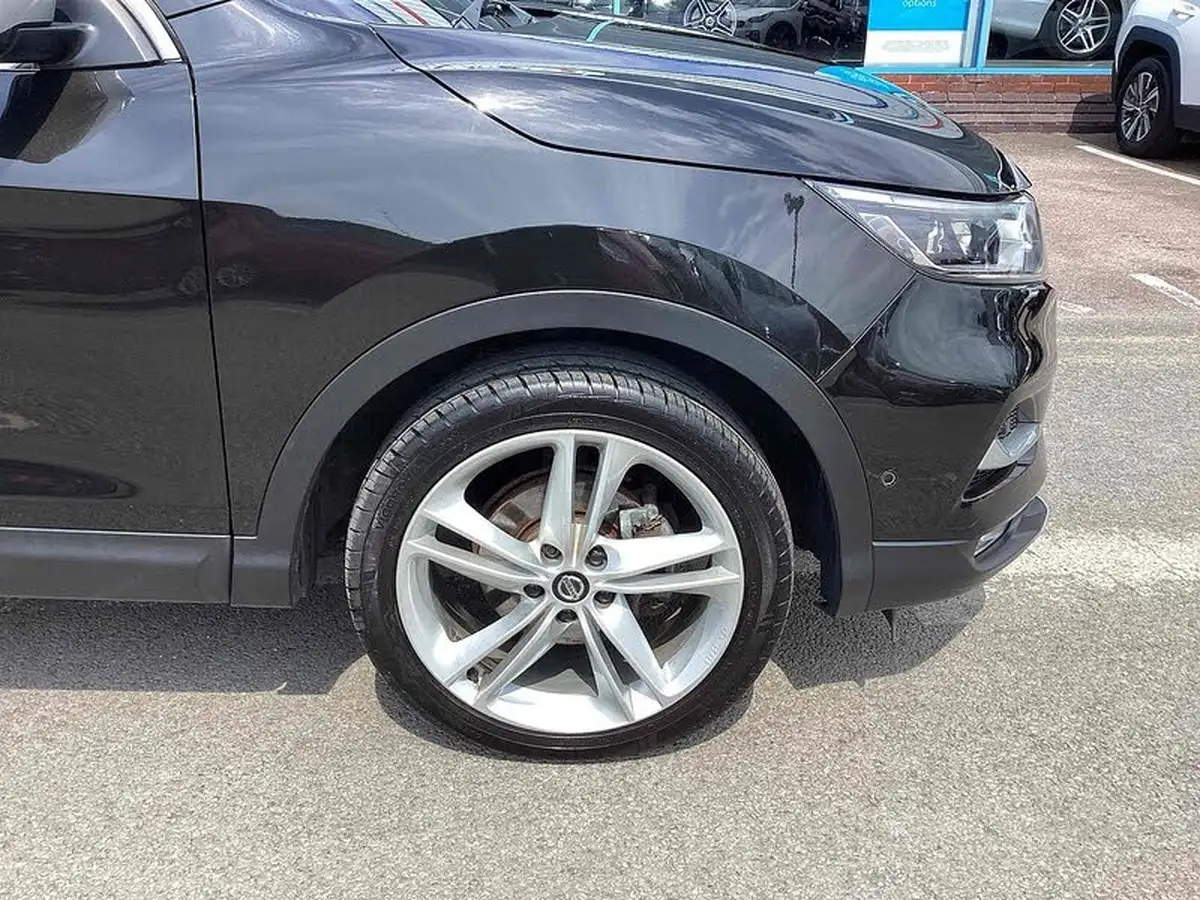 2019-nissan-qashqai-13-dig-t-n-motion-140ps-big-24