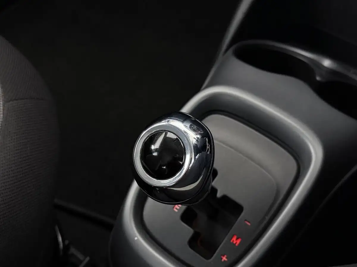 2018-toyota-aygo-10-vvt-i-x-play-68bhp-tss-5d-x-shift-big-37