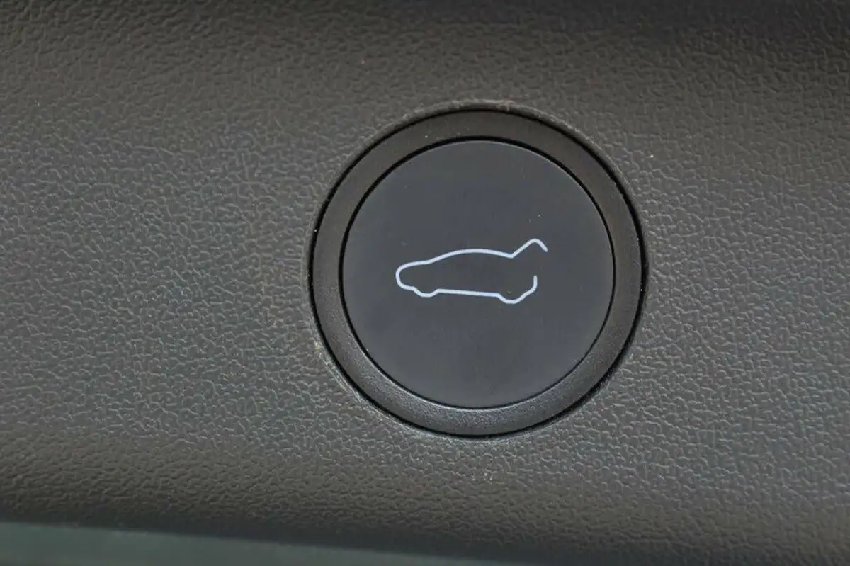 2022-tesla-model-y-e-performance-big-14