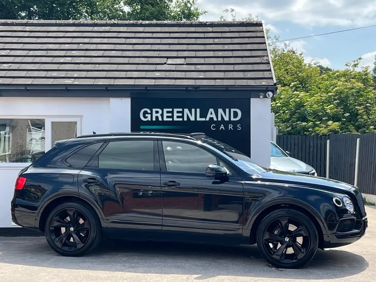 2017-bentley-bentayga-60-w12-big-0
