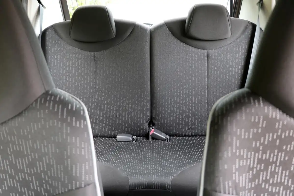 2010-peugeot-107-10-urban-5d-2-tronic-big-13