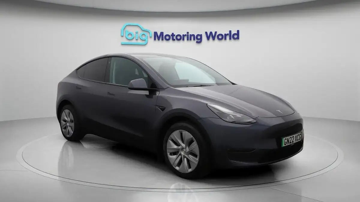 2022-tesla-model-y-e-long-range-big-1