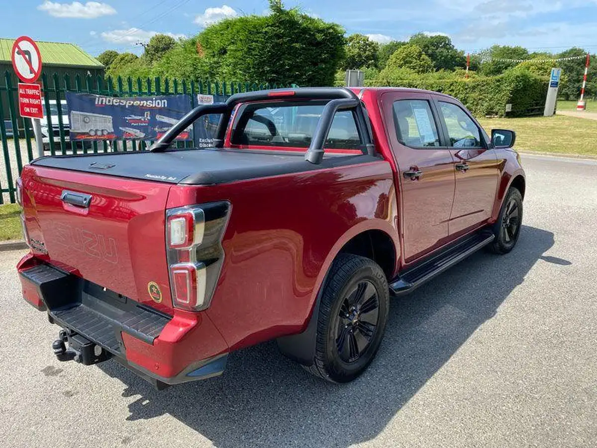 2022-isuzu-d-max-19td-v-cross-pick-up-auto-big-5