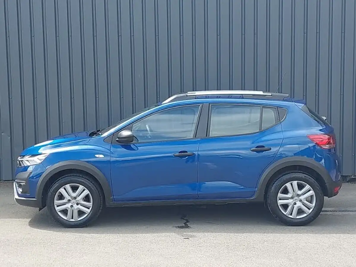 2022-dacia-sandero-stepway-10-tce-essential-90bhp-big-3