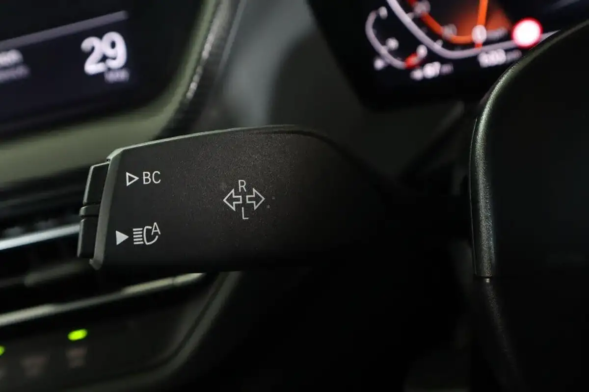 2023-bmw-1-series-15-118i-sport-dct-big-19