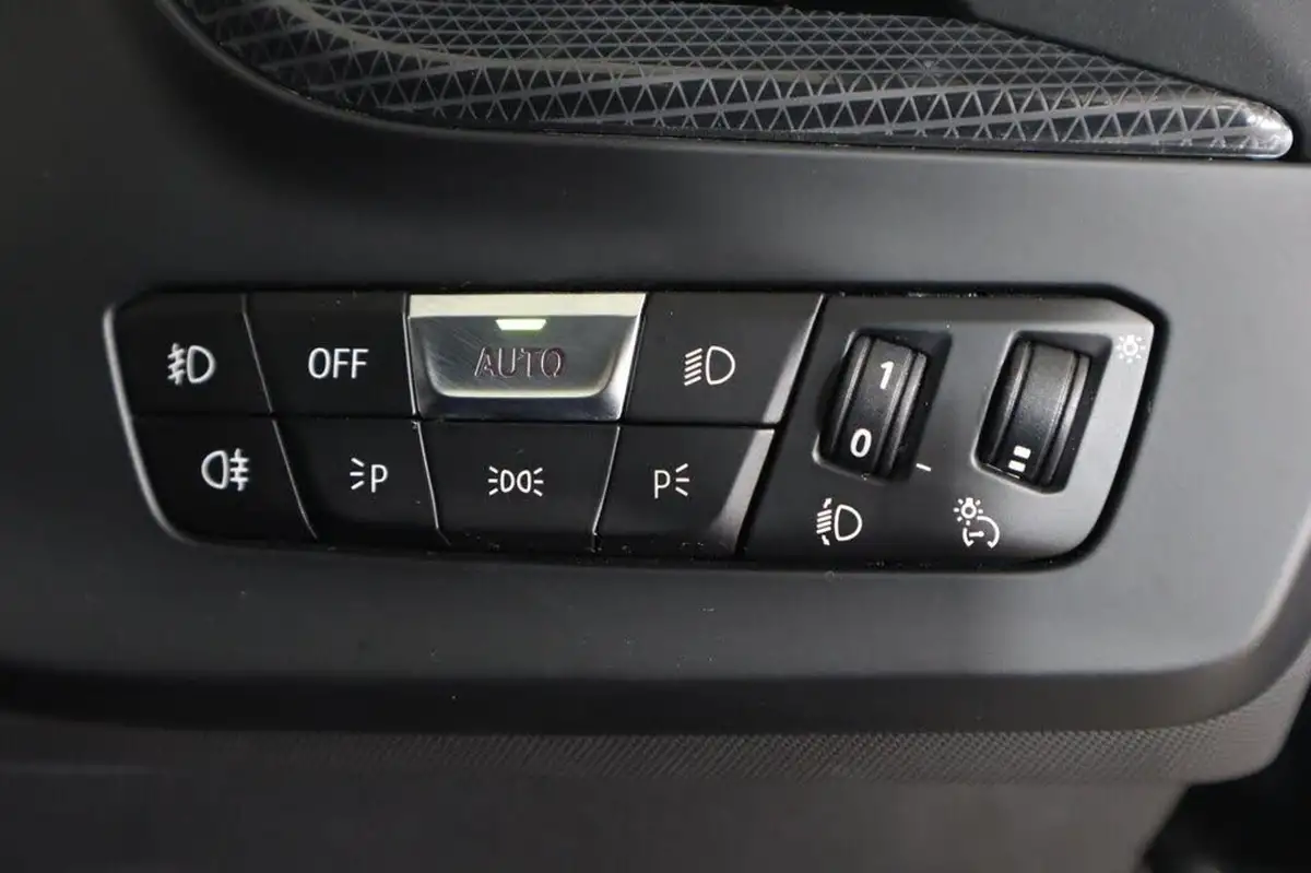 2023-bmw-1-series-15-118i-sport-dct-big-23
