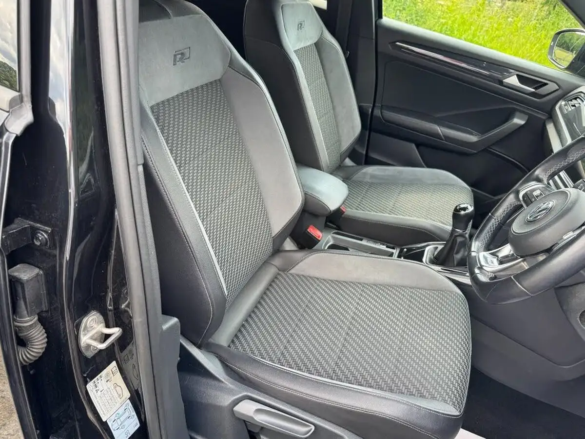 2019-volkswagen-t-roc-16tdi-r-line-big-39