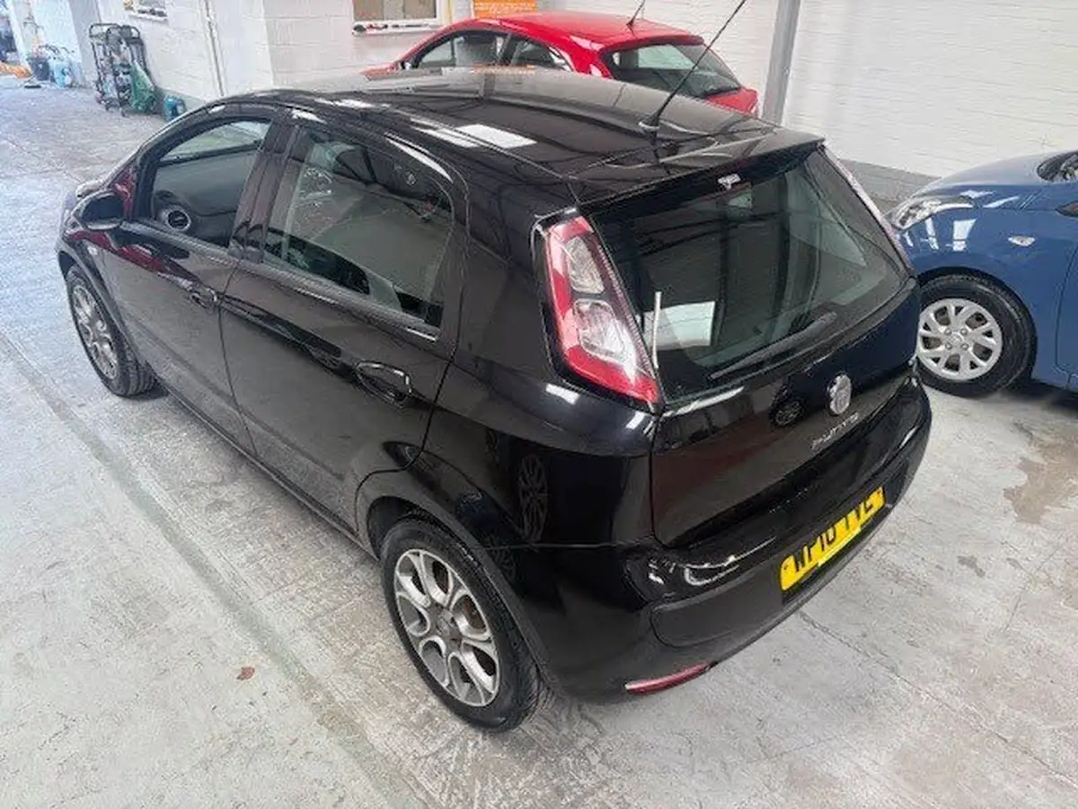 2010-fiat-punto-evo-14-gp-8v-5d-big-15