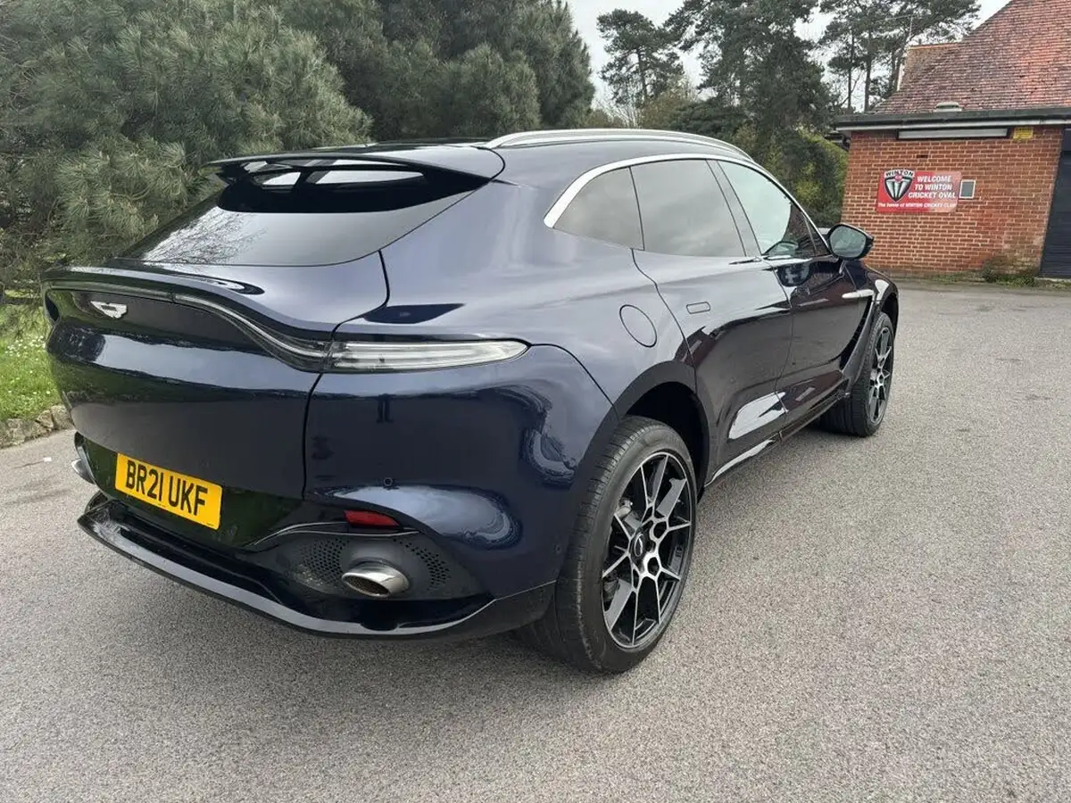 2021-aston-martin-dbx-40-v8-big-4