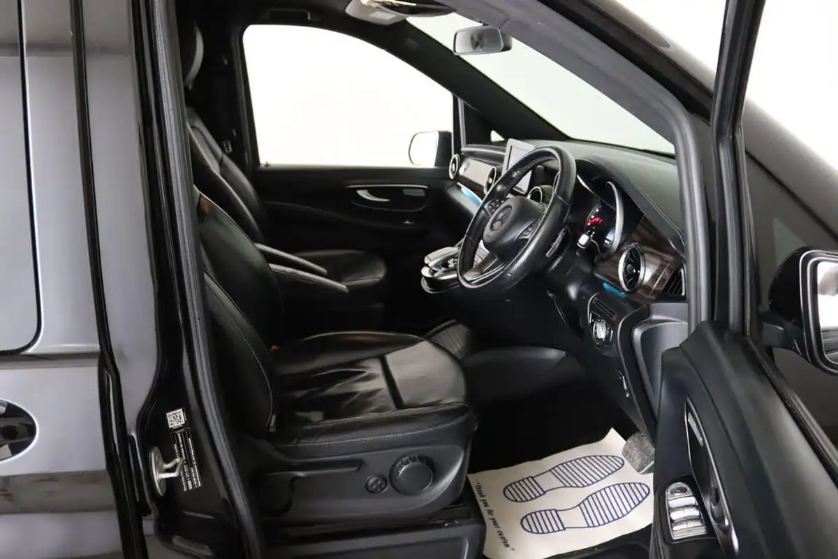 2019-mercedes-benz-v-class-20d-v300d-sport-extra-long-big-19