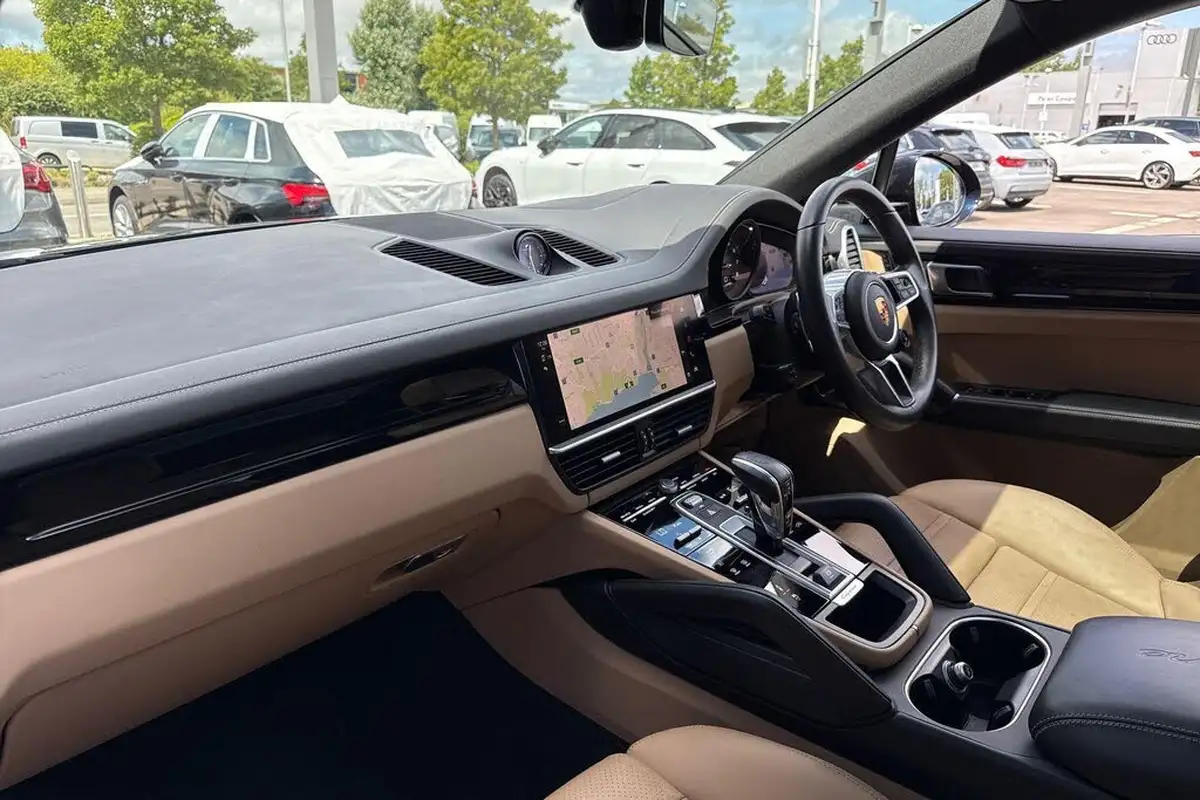 2023-porsche-cayenne-30-v6-platinum-edition-coupe-big-25