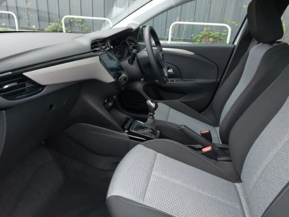 2025-vauxhall-corsa-12-turbo-design-100ps-big-4