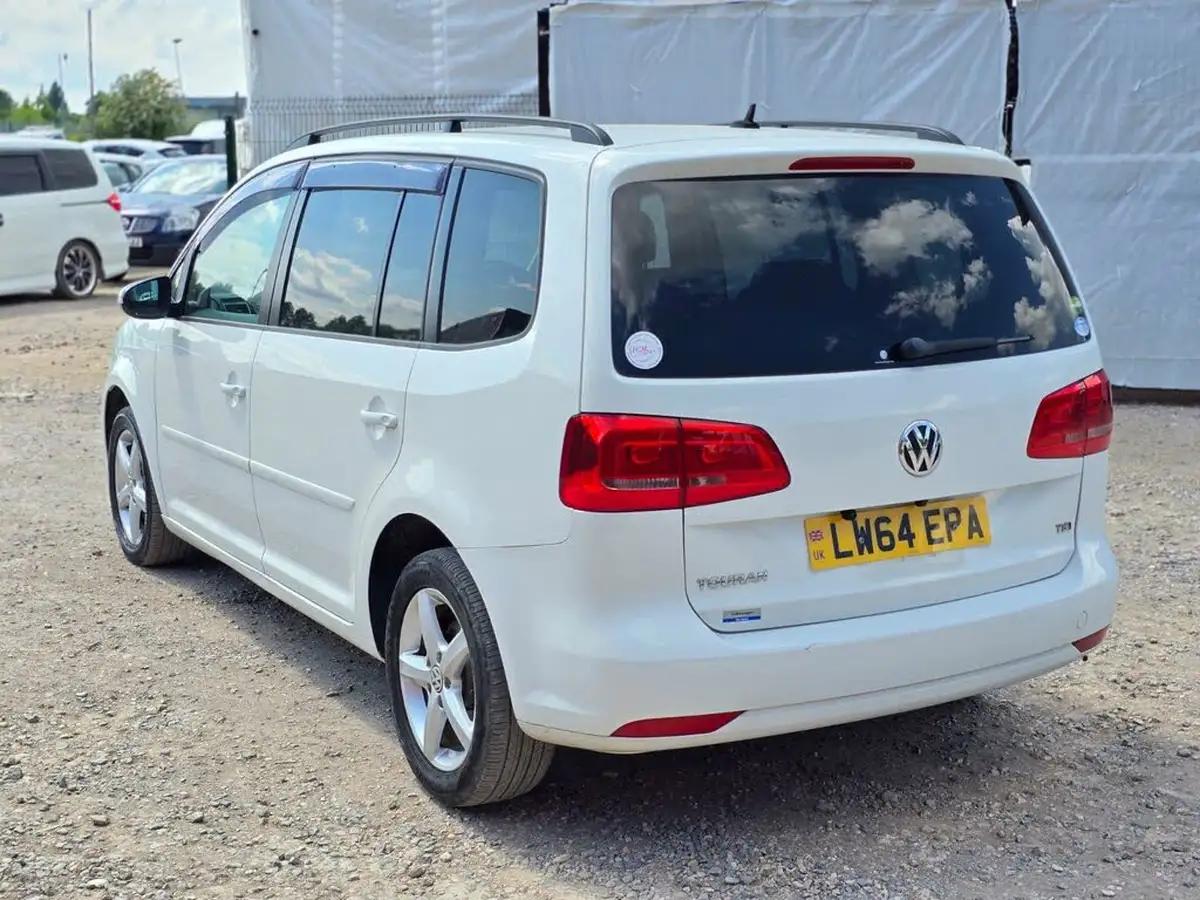 2014-volkswagen-touran-big-3