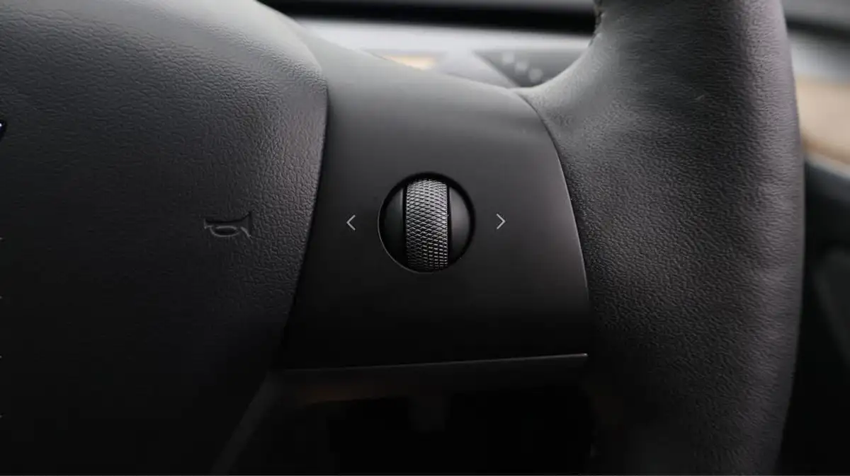 2021-tesla-model-3-e-long-range-awd-big-23