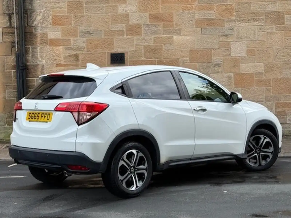 2015-honda-hr-v-16-i-dtec-se-navi-big-22