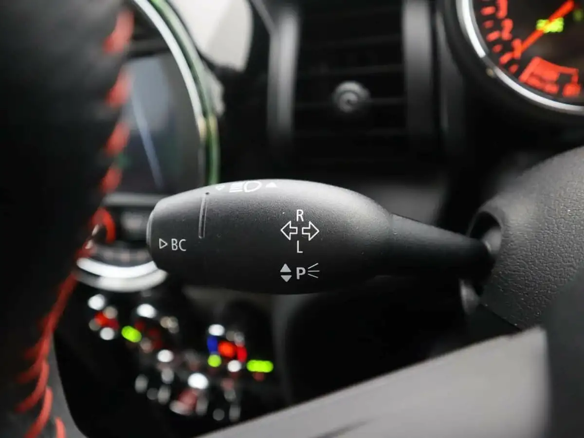 2019-mini-cooper-15-cooper-sport-hatchback-3d-big-32