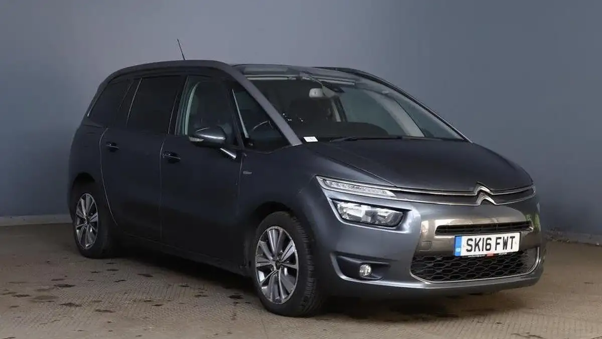 2016-citroen-grand-c4-picasso-16bluehdi-exclusive-eat6-big-0