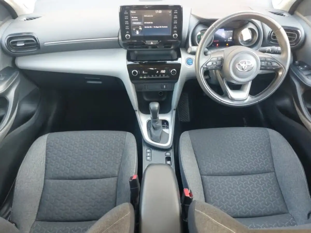 2022-toyota-yaris-cross-15-vvt-i-icon-big-2