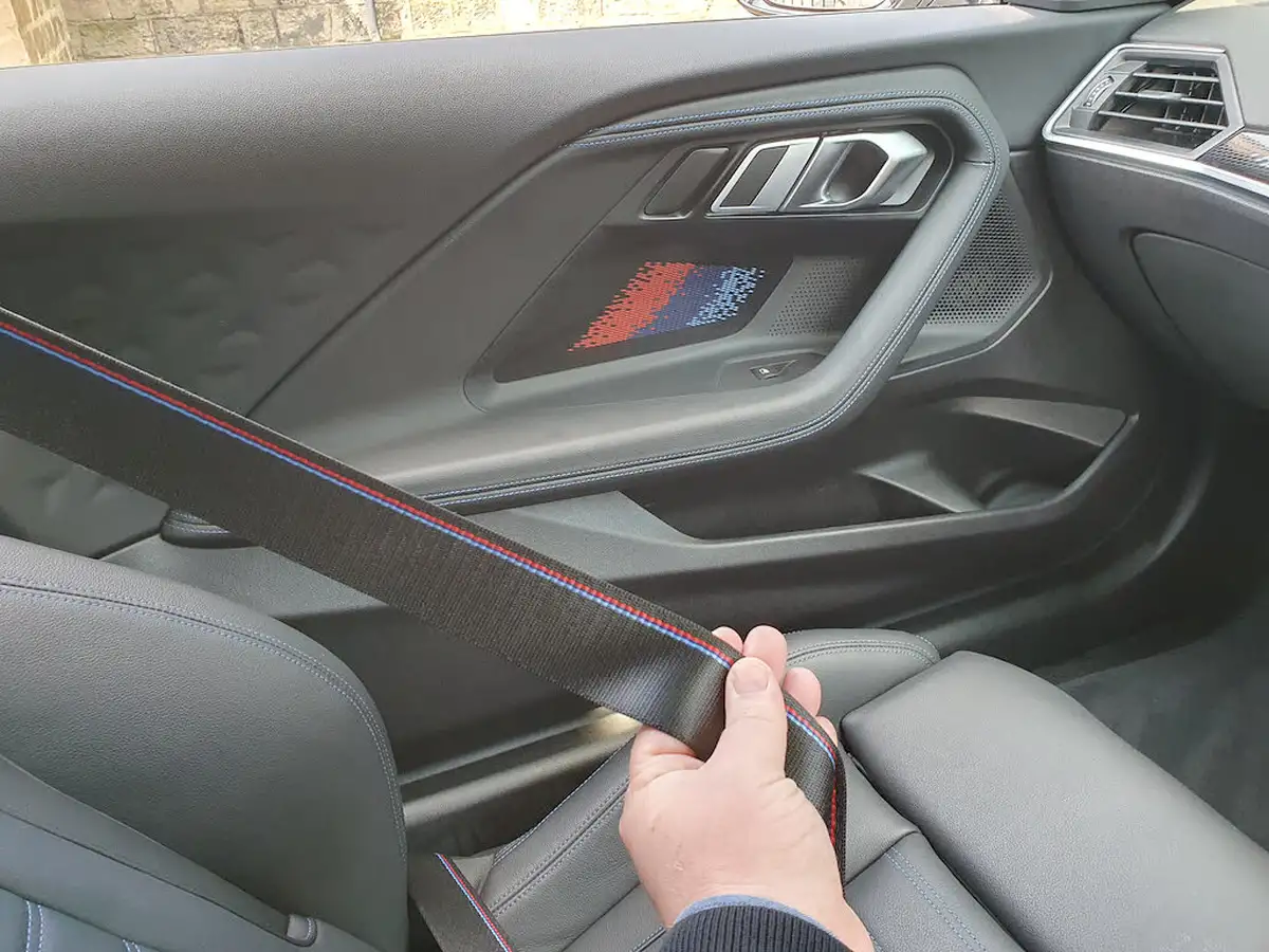 2023-bmw-2-series-30-m240i-big-37