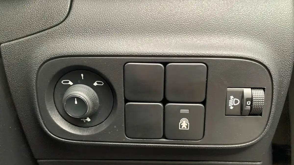 2024-citroen-c3-12-puretech-plus-110ps-eat6-big-33