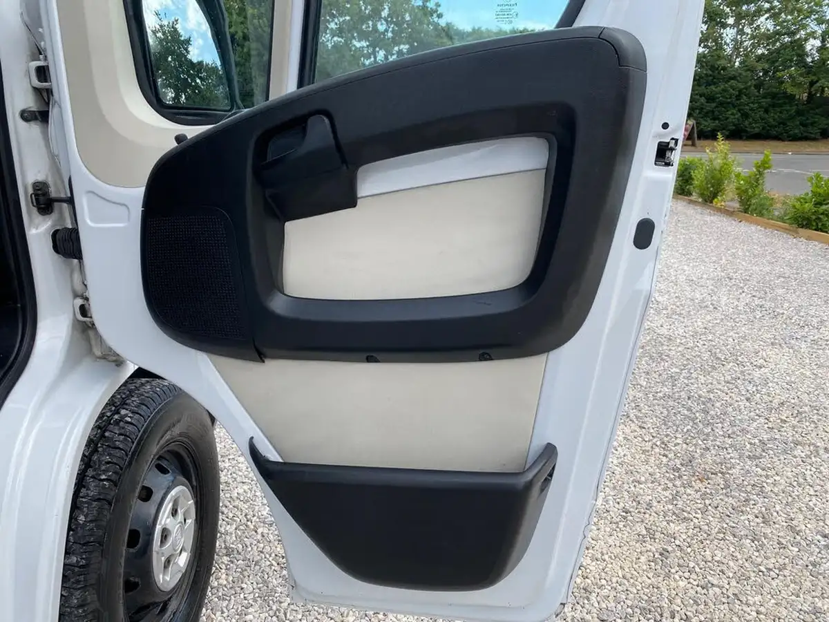 2017-fiat-ducato-20td-35-lh2-panel-big-42