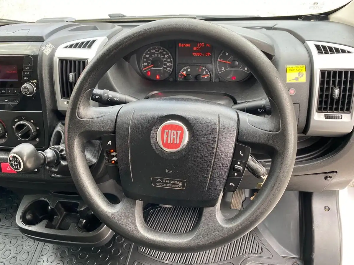 2017-fiat-ducato-20td-35-lh2-panel-big-18