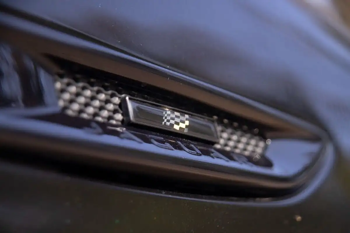 2019-jaguar-f-pace-20-i4d-chequered-flag-180ps-big-7