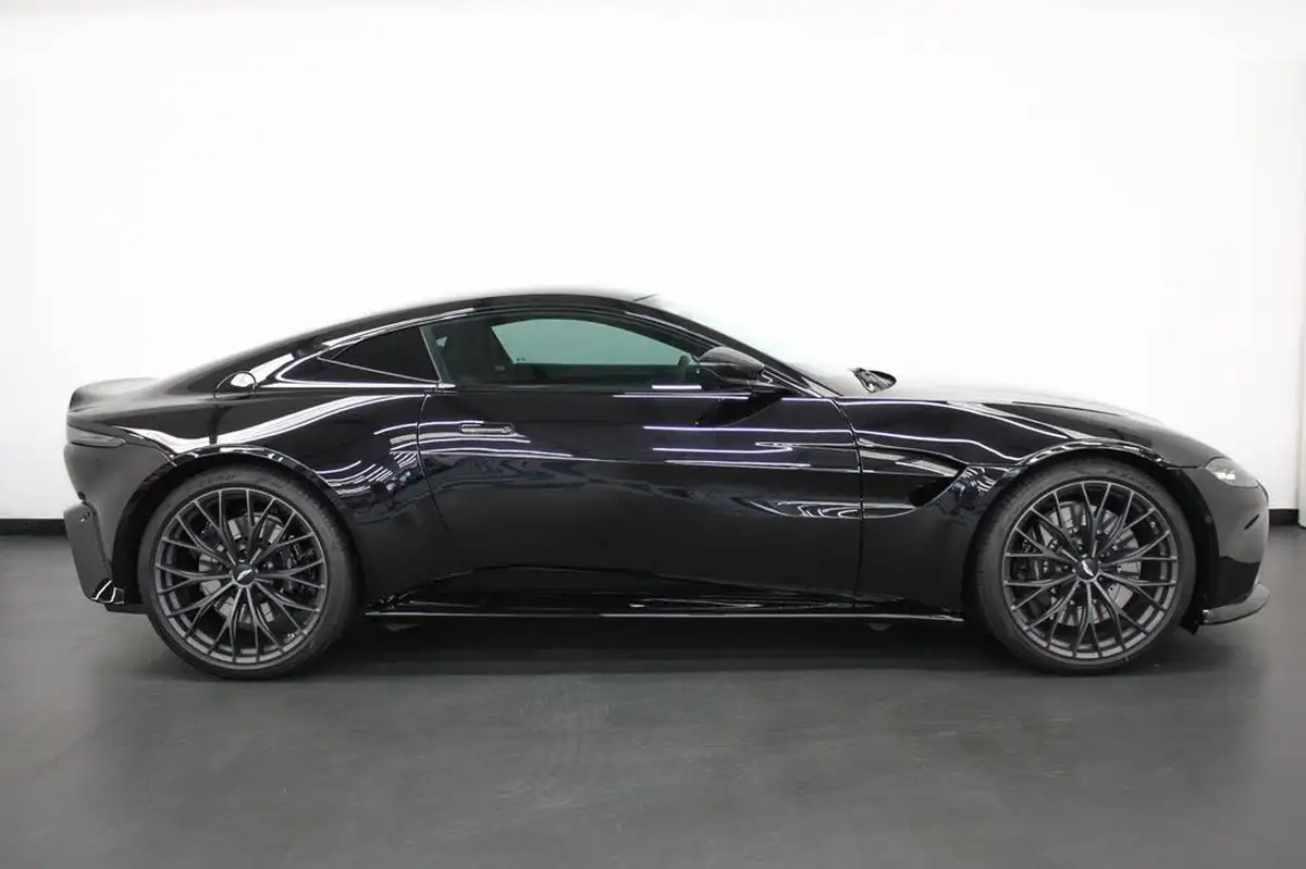 2022-aston-martin-vantage-40-v8-vantage-coupe-auto-big-6