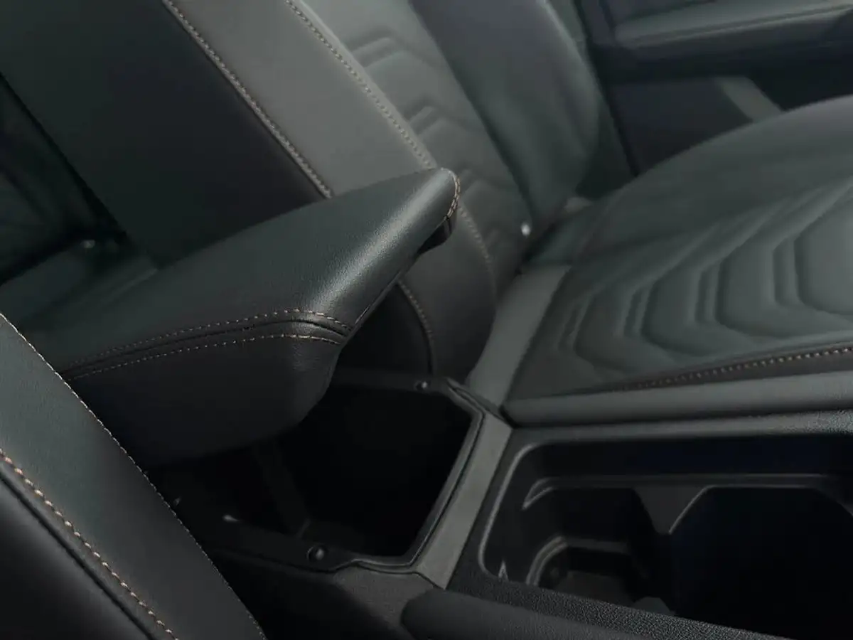 2024-cupra-formentor-15-e-hybrid-v3-big-26