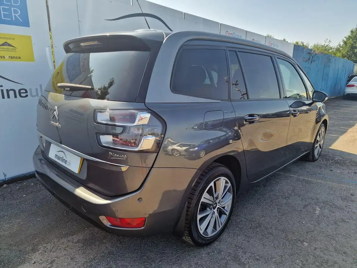 2017-citroen-grand-c4-picasso-16bluehdi-exclusive-eat6-big-16