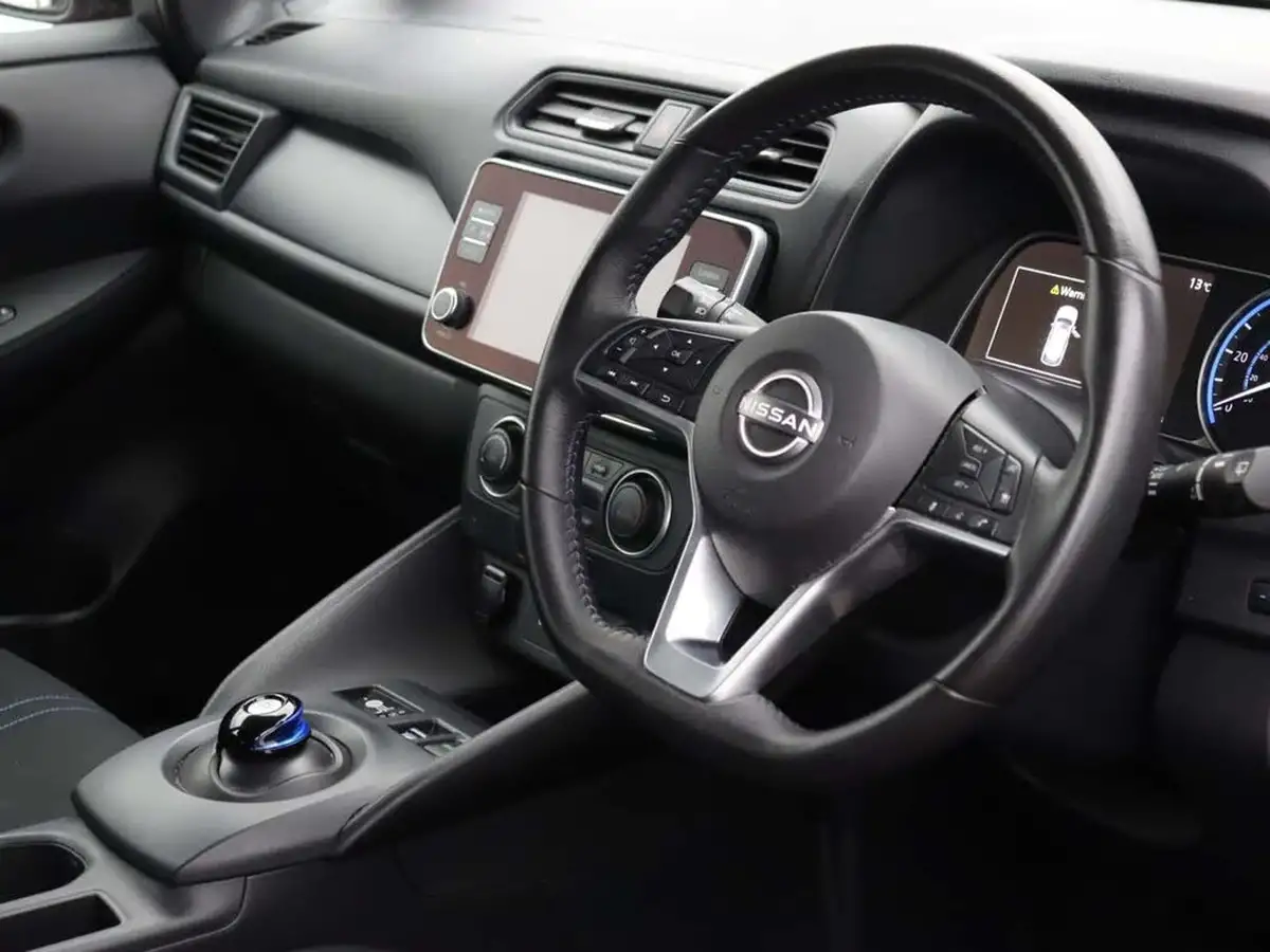 2022-nissan-leaf-e-acenta-39kwh-big-18