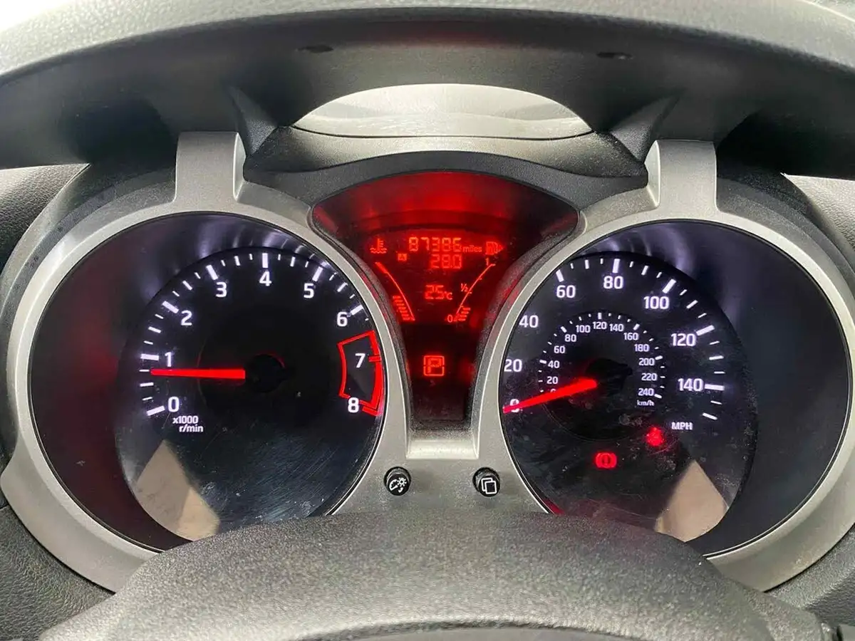 2013-nissan-juke-16-tekna-16v-1598cc-cvt-big-27