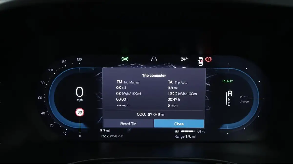 2022-volvo-c40-e-twin-recharge-pro-big-10