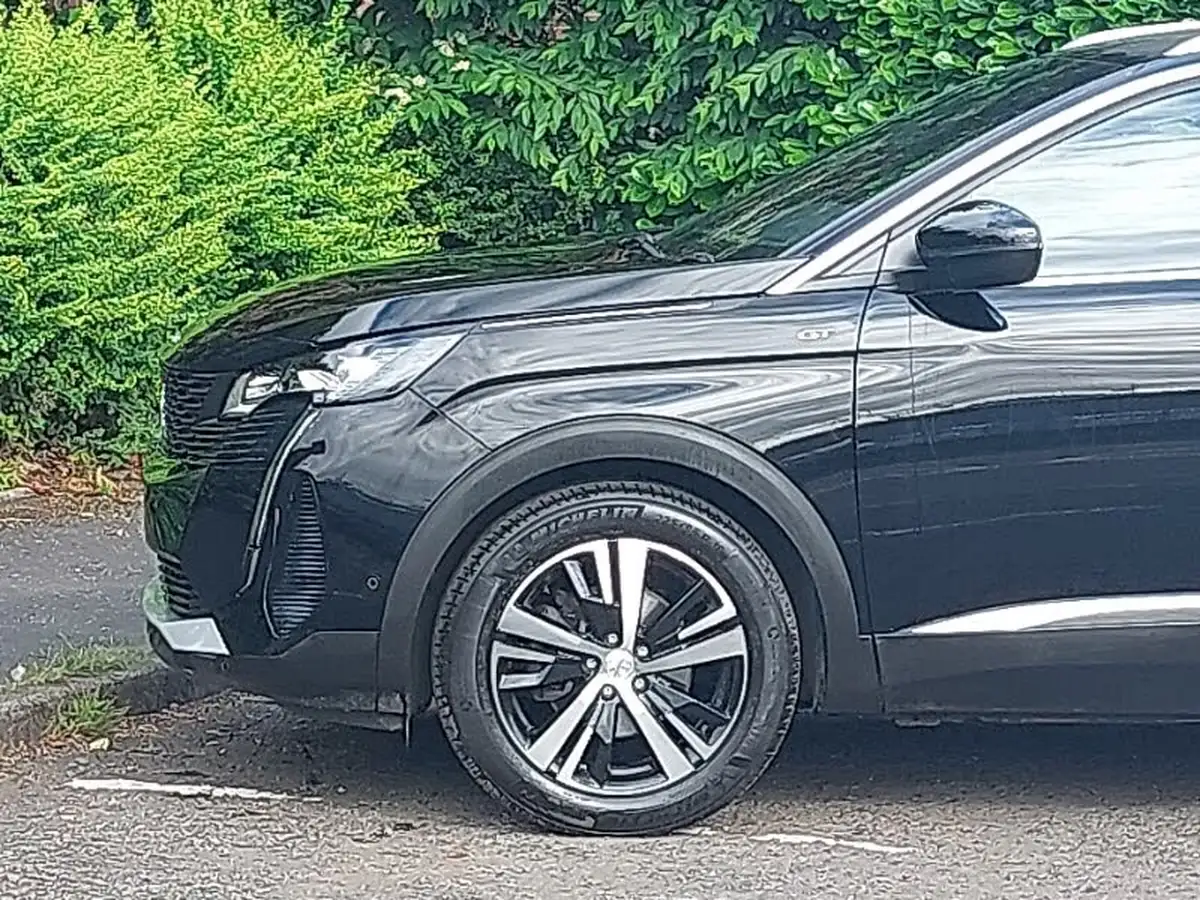 2024-peugeot-5008-suv-15-bluehdi-gt-130ps-big-12