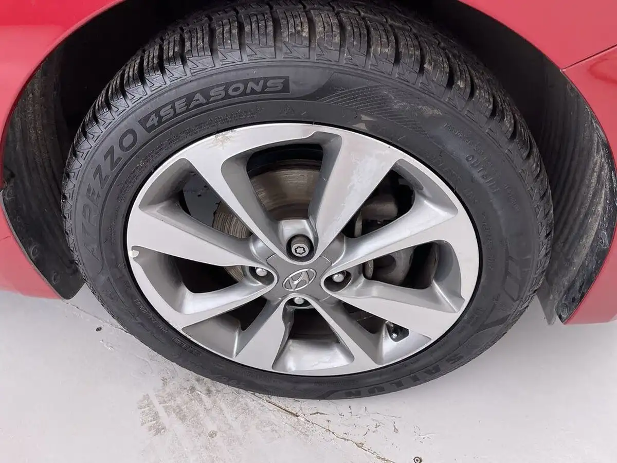 2015-hyundai-i20-12-se-hatchback-5d-big-22