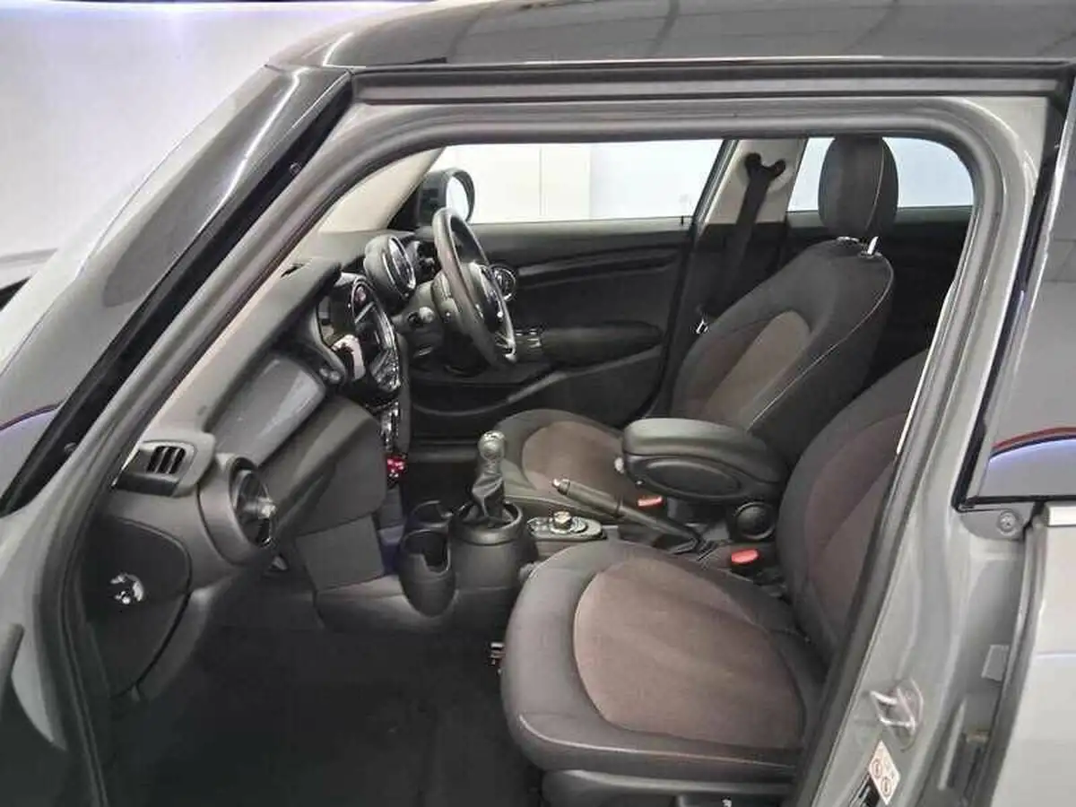 2019-mini-cooper-15-cooper-classic-hatchback-5d-big-15