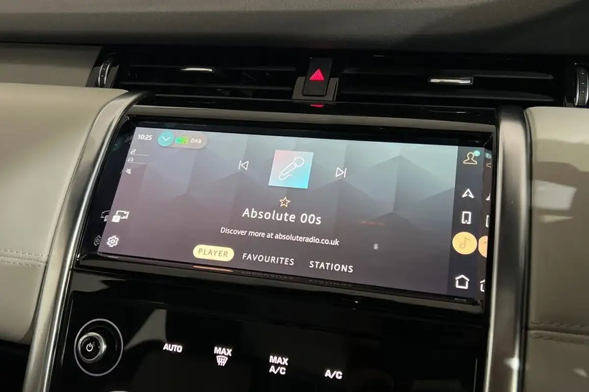 2021-land-rover-discovery-sport-15-p300e-r-dynamic-hse-big-18