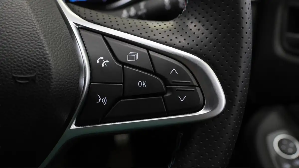 2024-renault-clio-16-esprit-alpine-big-23