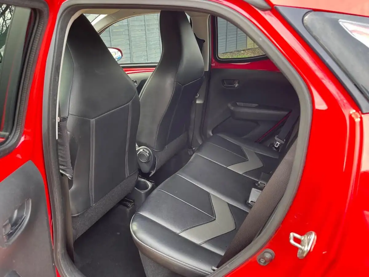 2018-toyota-aygo-10-vvt-i-x-clusiv3-71bhp-big-43