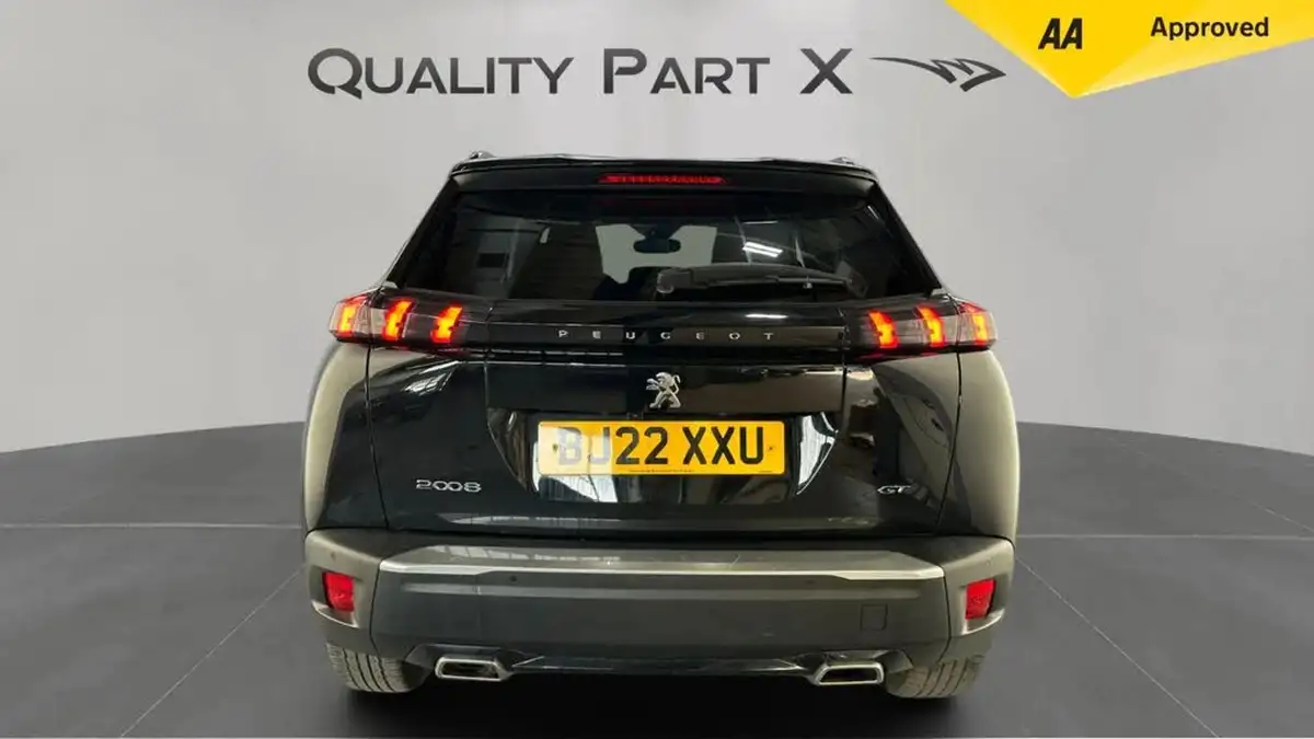 2022-peugeot-2008-suv-12-puretech-gt-big-3