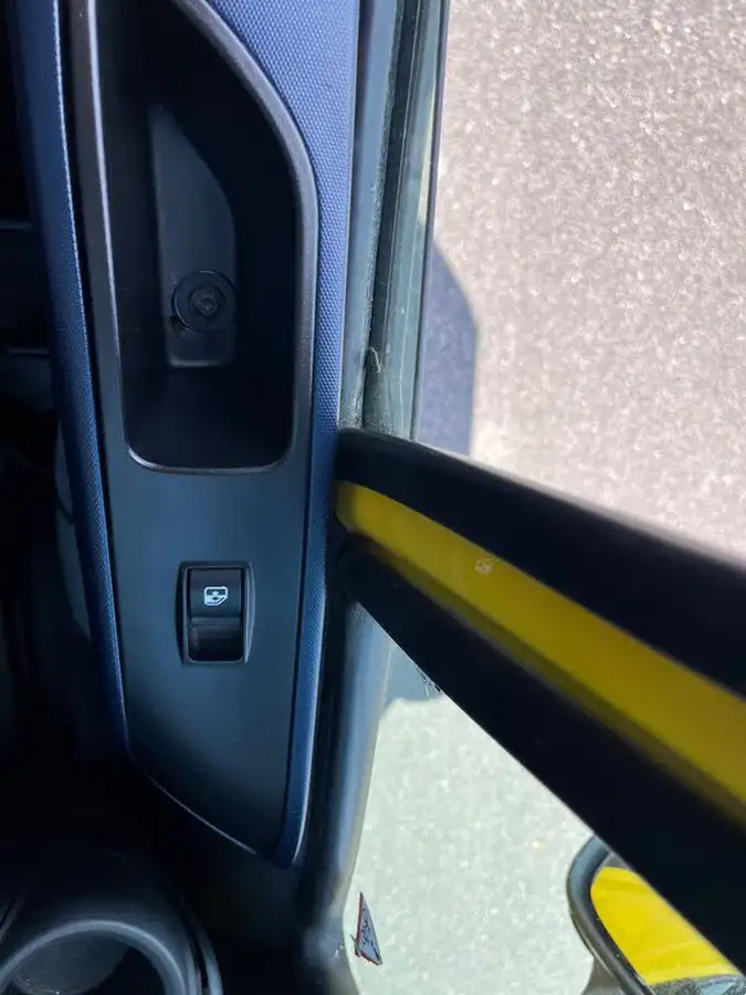 2019-iveco-daily-c-class-23td-35c14-mwb-35c14-eu6-3450-chassis-cab-big-18
