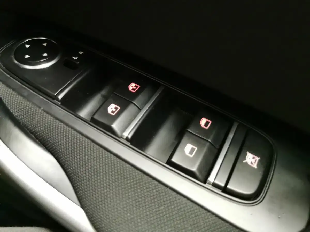 2022-kia-xceed-10-t-gdi-2-big-17