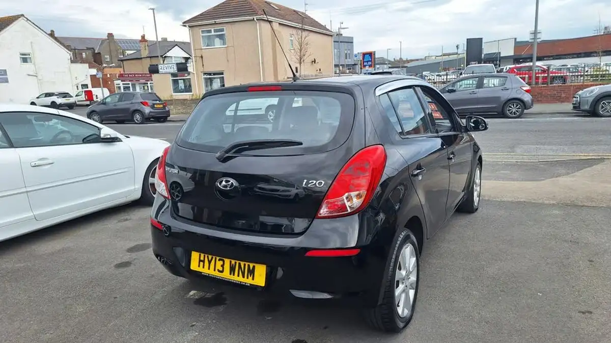 2013-hyundai-i20-14-active-100ps-auto-big-3