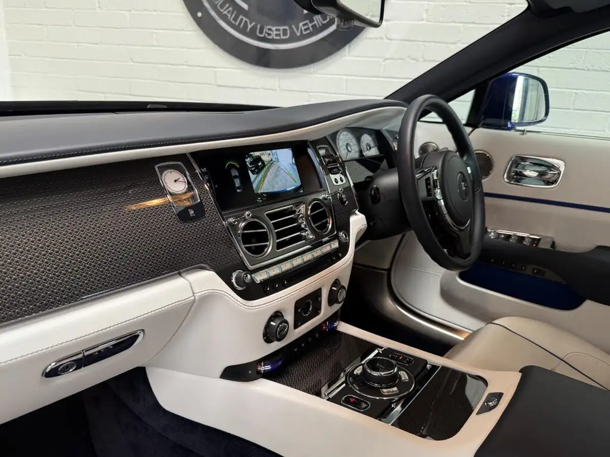 2023-rolls-royce-wraith-66-black-badge-big-4